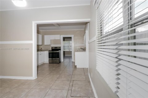Casa en alquiler en West Palm Beach, Florida, 3 dormitorios, 101.08 m2 № 1993562 - foto 9