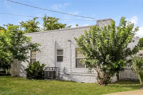 Casa en alquiler en West Palm Beach, Florida, 3 dormitorios, 101.08 m2 № 1993562 - foto 14