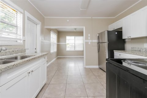 Casa en alquiler en West Palm Beach, Florida, 3 dormitorios, 101.08 m2 № 1993562 - foto 7