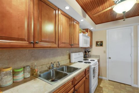 Condo in Lakeland, Florida, 2 bedrooms  № 1719039 - photo 14