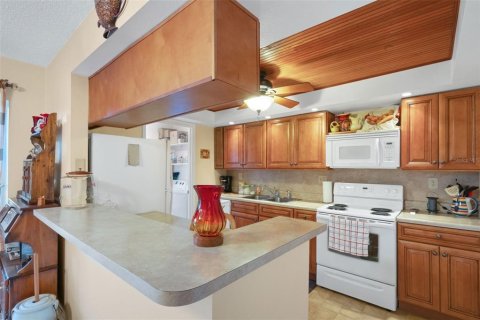 Condo in Lakeland, Florida, 2 bedrooms  № 1719039 - photo 11