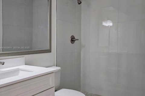 Снять в аренду квартиру в Майами, Флорида 3 спальни, 101.45м2, № 1983607 - фото 10