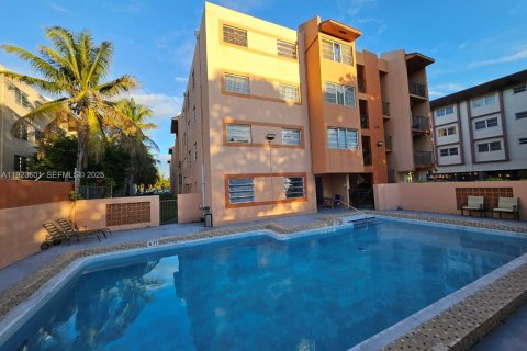 Снять в аренду квартиру в Майами, Флорида 3 спальни, 101.45м2, № 1983607 - фото 14