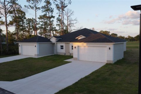 Propiedad comercial en Sebring, Florida 6 dormitorios, 260.5 m2 № 2106897