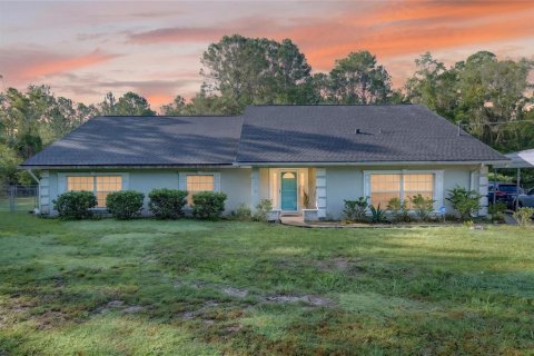 House in Interlachen, Florida 4 bedrooms, 239.87 sq.m. № 2373773