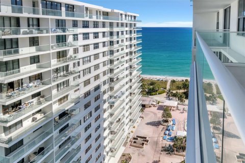 Copropriété à louer à Bal Harbour, Floride: 2 chambres, 128.95 m2 № 1860944 - photo 18
