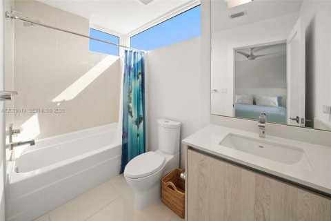Townhouse in Miami Beach, Florida 3 bedrooms, 210.52 sq.m. № 2088285 - photo 20