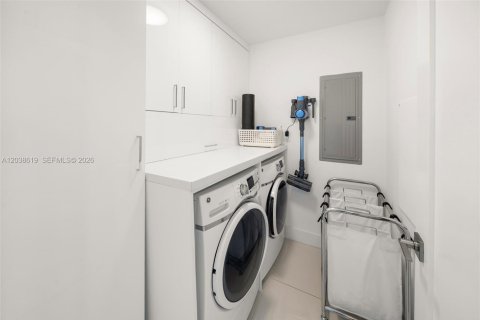Townhouse in Miami Beach, Florida 3 bedrooms, 210.52 sq.m. № 2088285 - photo 9