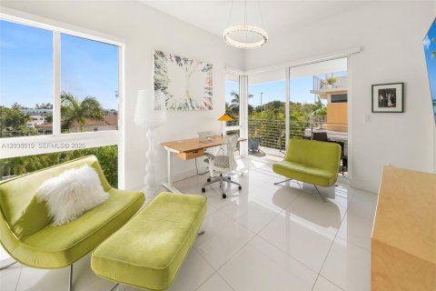 Townhouse in Miami Beach, Florida 3 bedrooms, 210.52 sq.m. № 2088285 - photo 11