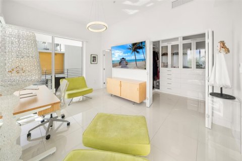 Townhouse in Miami Beach, Florida 3 bedrooms, 210.52 sq.m. № 2088285 - photo 13