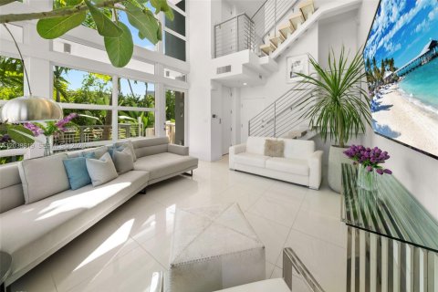 Townhouse in Miami Beach, Florida 3 bedrooms, 210.52 sq.m. № 2088285 - photo 4