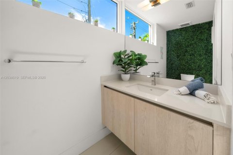 Townhouse in Miami Beach, Florida 3 bedrooms, 210.52 sq.m. № 2088285 - photo 10