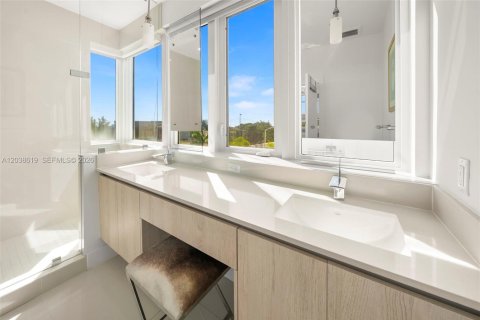 Townhouse in Miami Beach, Florida 3 bedrooms, 210.52 sq.m. № 2088285 - photo 24