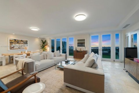 Купить кондоминиум в Майами-Бич, Флорида 2 комнаты, 195.09м2, № 2050421 - фото 13