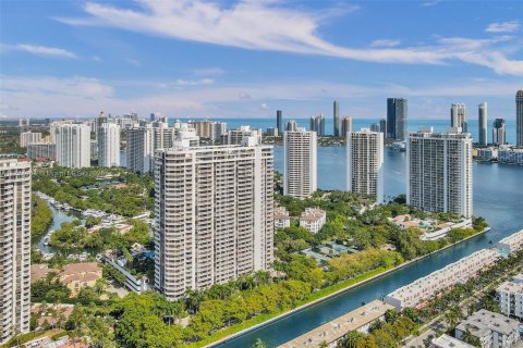 Купить кондоминиум в Авентура, Флорида 2 спальни, 144.93м2, № 1731002 - фото 24