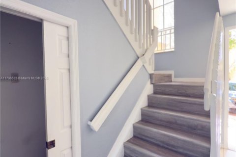 Touwnhouse à vendre à Miami, Floride: 3 chambres, 164.99 m2 № 1861154 - photo 5