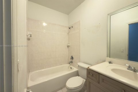 Touwnhouse à vendre à Miami, Floride: 3 chambres, 164.99 m2 № 1861154 - photo 13