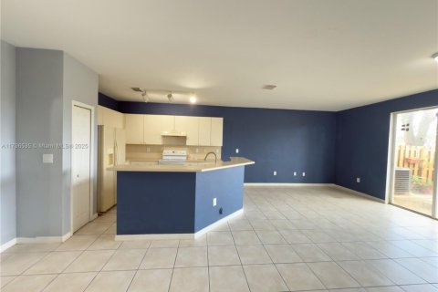 Touwnhouse à vendre à Miami, Floride: 3 chambres, 164.99 m2 № 1861154 - photo 7