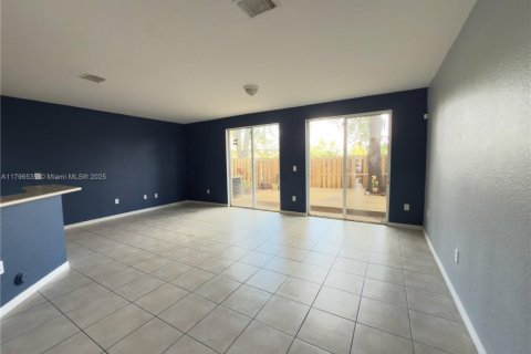 Touwnhouse à vendre à Miami, Floride: 3 chambres, 164.99 m2 № 1861154 - photo 2