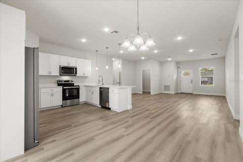 Casa en venta en Ocala, Florida, 4 dormitorios, 170.29 m2 № 1917220 - foto 8