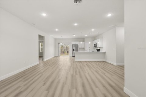 Casa en venta en Ocala, Florida, 4 dormitorios, 170.29 m2 № 1917220 - foto 6