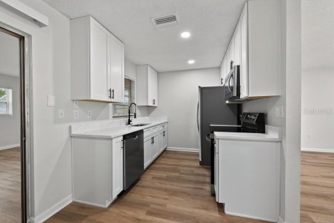 Villa ou maison à vendre à Pinellas Park, Floride: 3 chambres, 135.45 m2 № 2409793 - photo 11