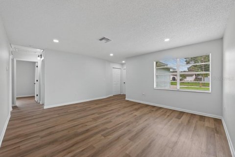 Villa ou maison à vendre à Pinellas Park, Floride: 3 chambres, 135.45 m2 № 2409793 - photo 5