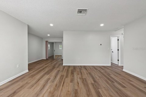 Villa ou maison à vendre à Pinellas Park, Floride: 3 chambres, 135.45 m2 № 2409793 - photo 4