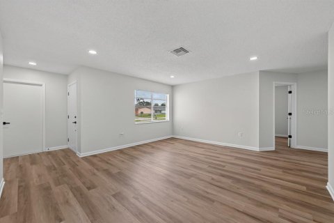 Villa ou maison à vendre à Pinellas Park, Floride: 3 chambres, 135.45 m2 № 2409793 - photo 8