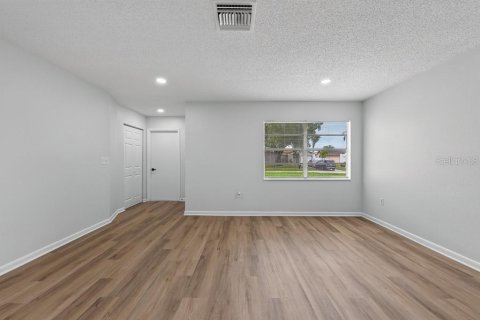 Villa ou maison à vendre à Pinellas Park, Floride: 3 chambres, 135.45 m2 № 2409793 - photo 7