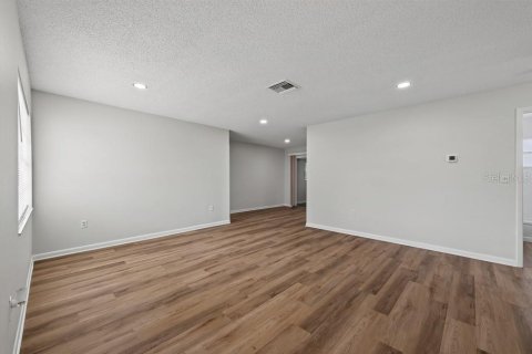 Villa ou maison à vendre à Pinellas Park, Floride: 3 chambres, 135.45 m2 № 2409793 - photo 2