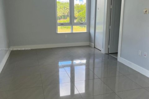 Снять в аренду кондоминиум в Дорал, Флорида 215.25м2, № 1994736 - фото 6