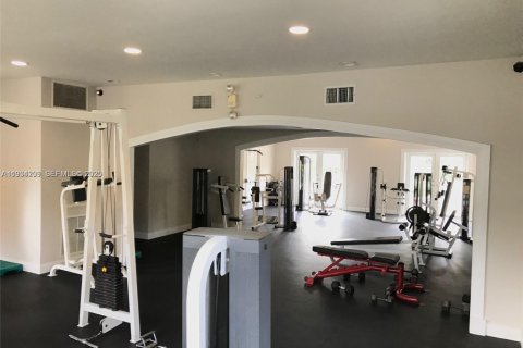 Снять в аренду кондоминиум в Дорал, Флорида 1 спальня, 75.25м2, № 1992547 - фото 3