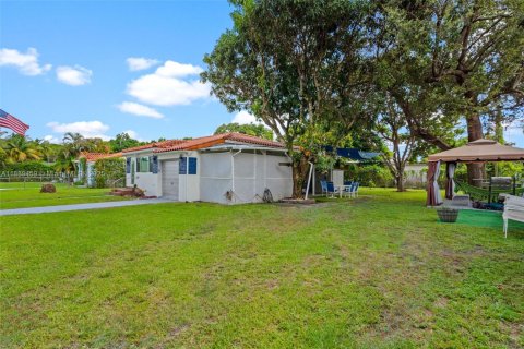 House in Miami, Florida 3 bedrooms, 86.58 sq.m. № 2015135 - photo 4