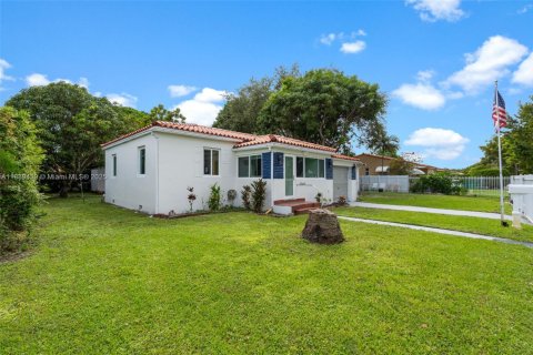 House in Miami, Florida 3 bedrooms, 86.58 sq.m. № 2015135 - photo 5