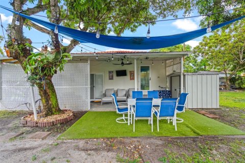 House in Miami, Florida 3 bedrooms, 86.58 sq.m. № 2015135 - photo 28