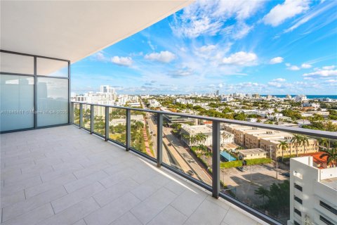 Condominio en alquiler en Miami Beach, Florida, 1 dormitorio, 81.57 m2 № 1935743 - foto 8