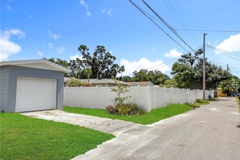 Casa en venta en Saint Petersburg, Florida, 2 dormitorios, 87.7 m2 № 1853167 - foto 18
