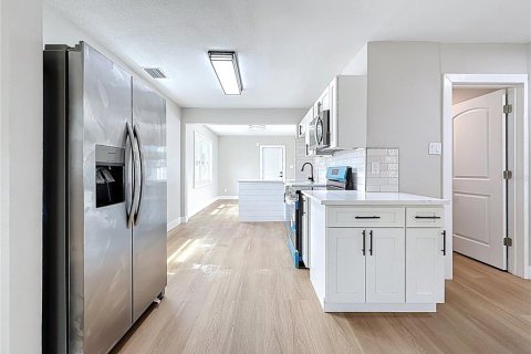 Casa en venta en Saint Petersburg, Florida, 2 dormitorios, 87.7 m2 № 1853167 - foto 3