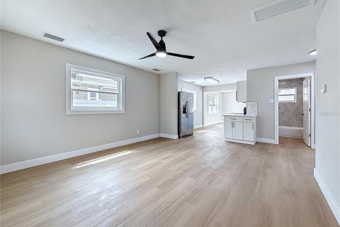 Casa en venta en Saint Petersburg, Florida, 2 dormitorios, 87.7 m2 № 1853167 - foto 2