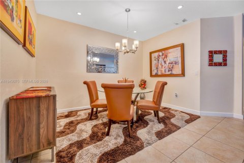 Adosado en alquiler en Doral, Florida, 3 dormitorios, 157 m2 № 1999335 - foto 11