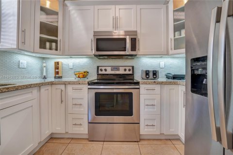 Adosado en alquiler en Doral, Florida, 3 dormitorios, 157 m2 № 1999335 - foto 7