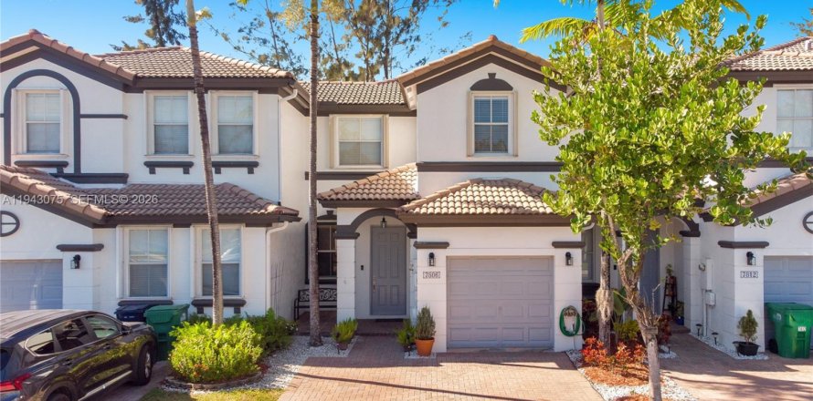 Adosado en Doral, Florida 3 dormitorios, 157 m2 № 1999335