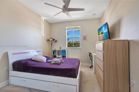 Adosado en alquiler en Doral, Florida, 3 dormitorios, 157 m2 № 1999335 - foto 17