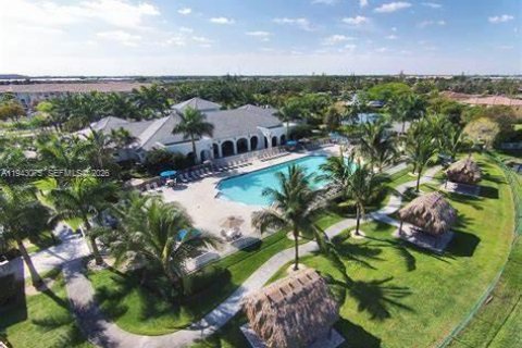 Adosado en alquiler en Doral, Florida, 3 dormitorios, 157 m2 № 1999335 - foto 28