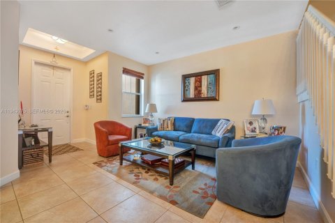 Adosado en alquiler en Doral, Florida, 3 dormitorios, 157 m2 № 1999335 - foto 4