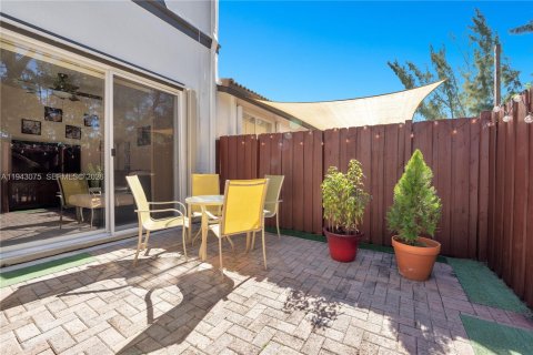 Adosado en alquiler en Doral, Florida, 3 dormitorios, 157 m2 № 1999335 - foto 23