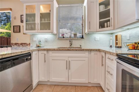 Adosado en alquiler en Doral, Florida, 3 dormitorios, 157 m2 № 1999335 - foto 6