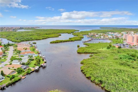 Terreno en venta en New Port Richey, Florida № 1814943 - foto 1