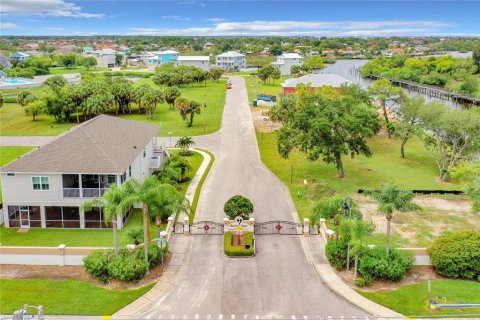 Terreno en venta en New Port Richey, Florida № 1814943 - foto 8